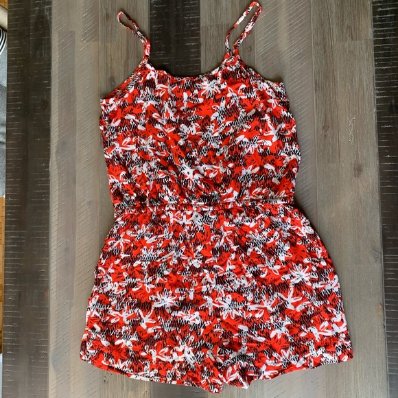 Banana Republic Floral Romper - Picture 4 of 7